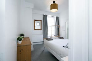 1 chambre, fer et planche à repasser, Wi-Fi gratuit, draps fournis