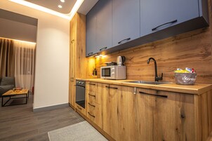 公寓, 1 间卧室, 阳台 | 私人厨房 | 大冰箱、微波炉、烤箱、炉灶