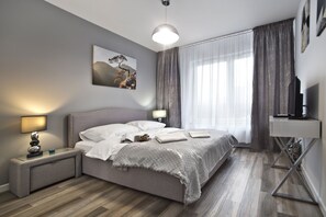 1 habitación, tabla de planchar con plancha, wifi gratis y ropa de cama