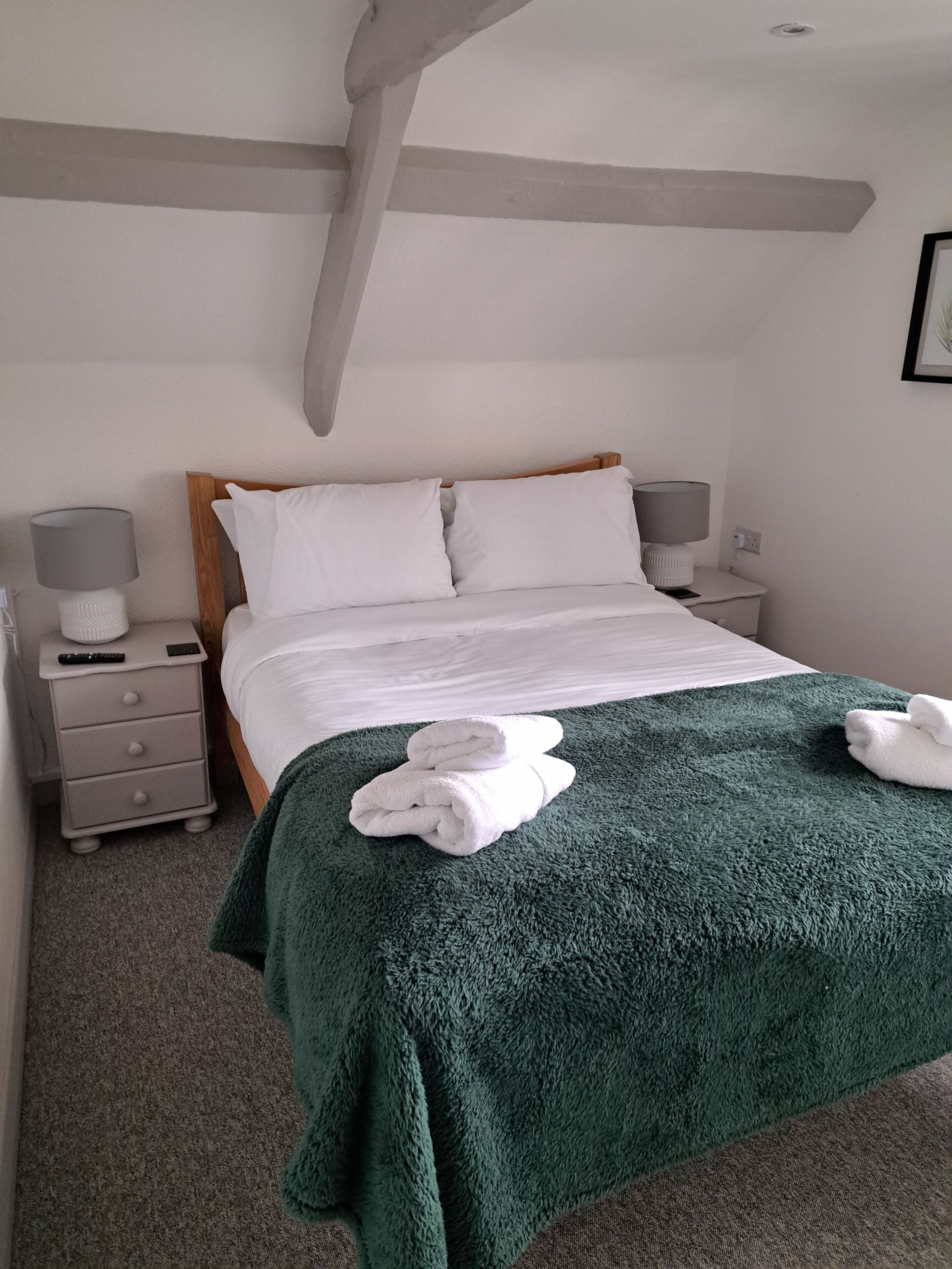 Double Room Single Use (Green Room) | Bed sheets