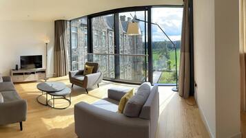 Executive Apartment, 2 Bedrooms, Park View | Living area
