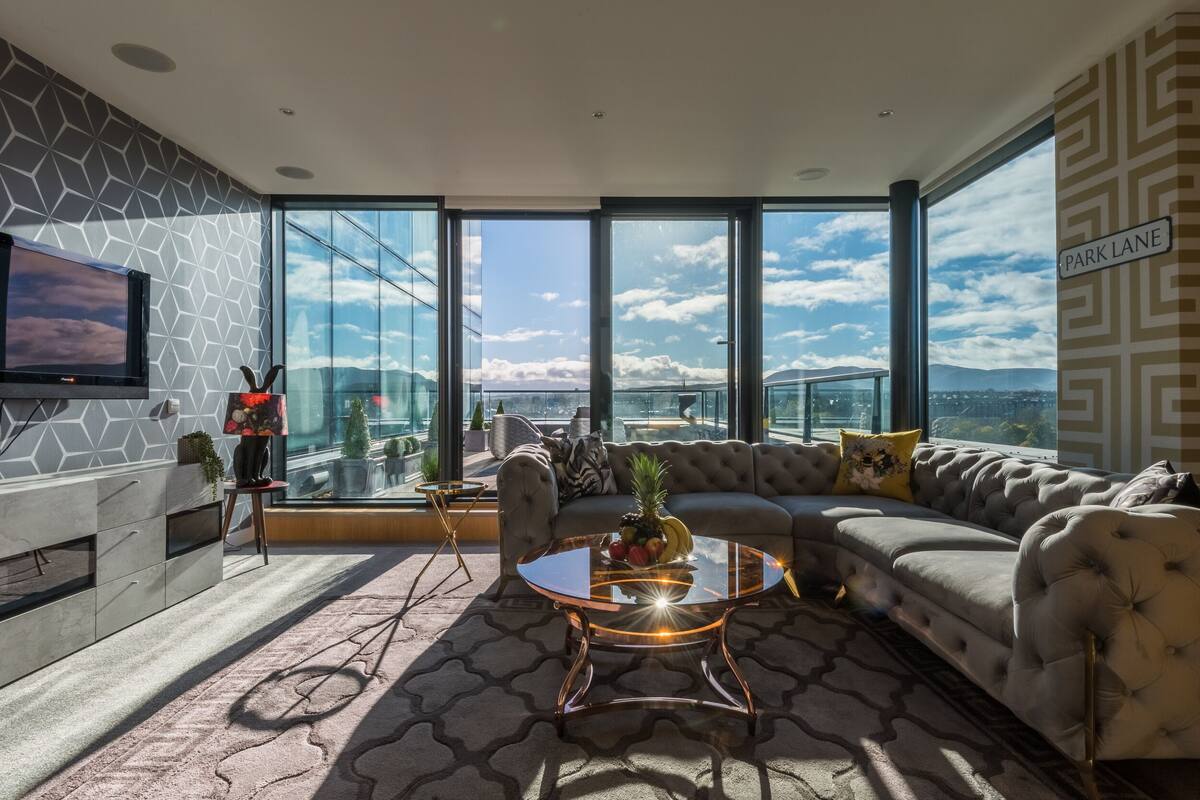 Two bedroom - Park Lane Penthouse | Living area