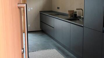 Réfrigérateur, four, plaque de cuisson, lave-vaisselle