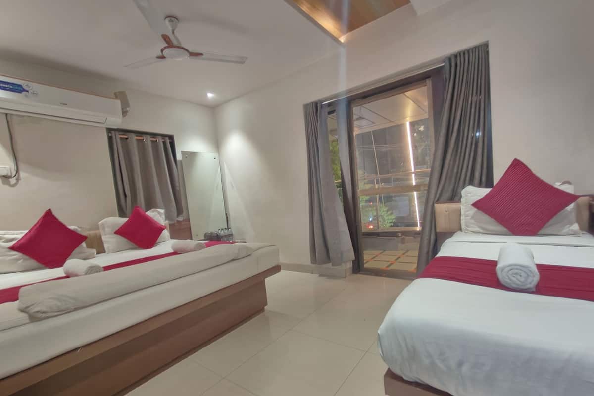 Egyptian cotton sheets, premium bedding, down comforters, pillowtop beds