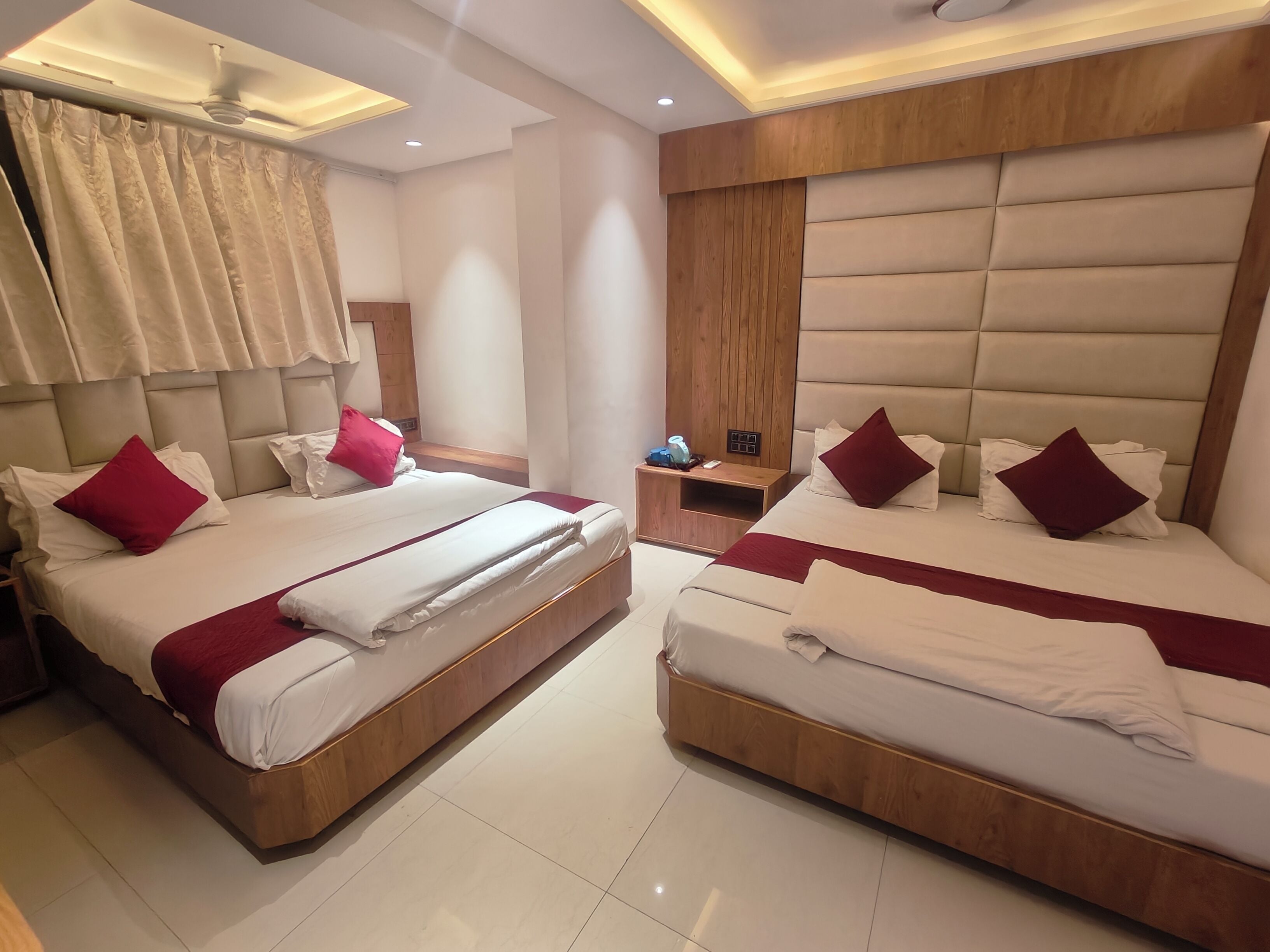 VIP 4 BED (A/C) | 埃及棉床单、高档床上用品、羽绒被、加厚床垫