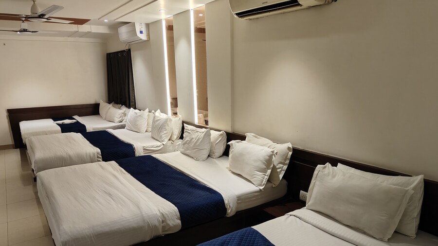 Anand Palace