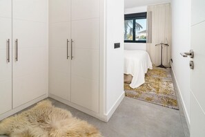 2 quartos, ferros/tábuas de passar roupa, Wi-Fi, roupa de cama
