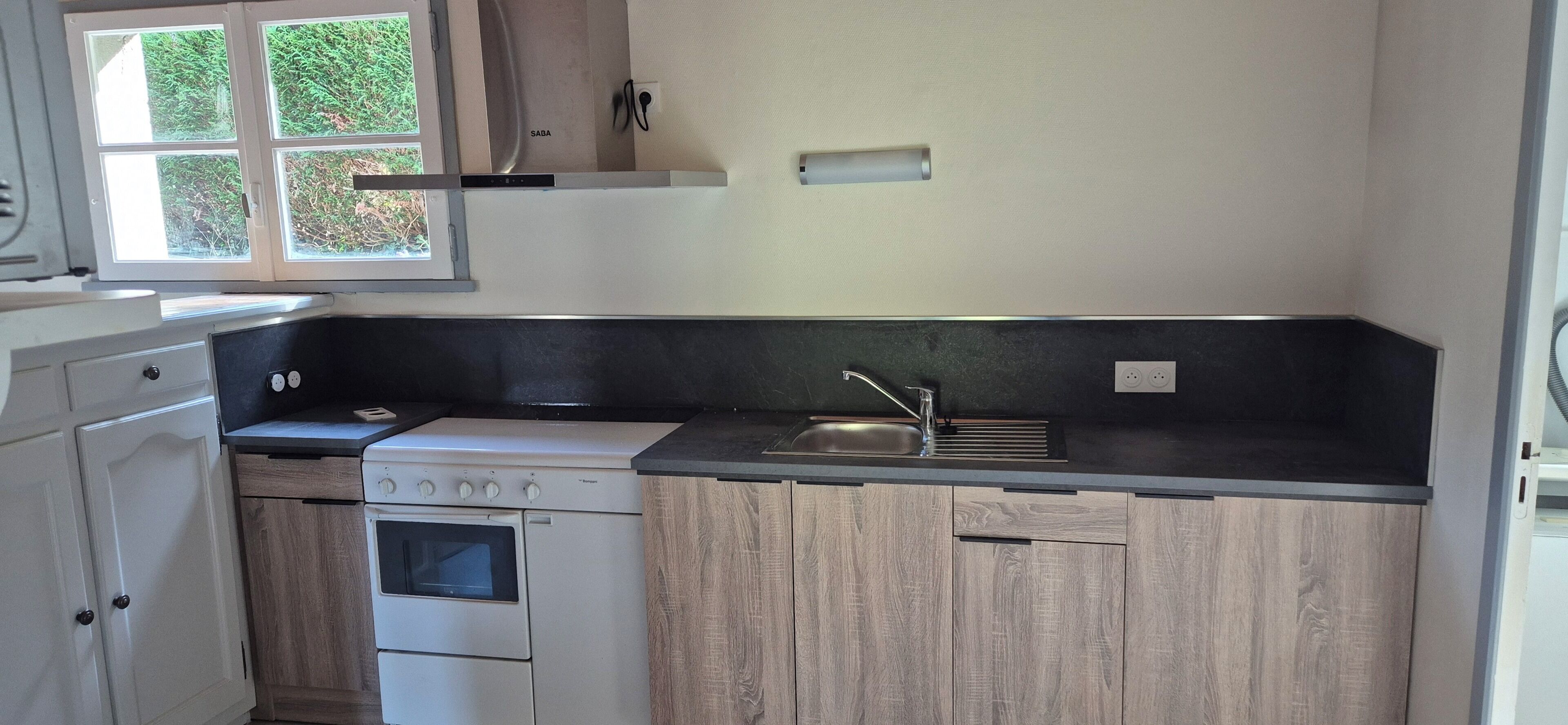 Réfrigérateur, micro-ondes, four, cafetière/bouilloire