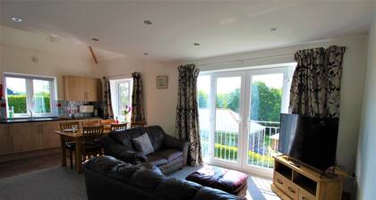 Private spacious house 5 mins by car to the beach
