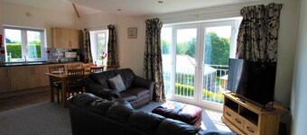 Private spacious house 5 mins by car to the beach