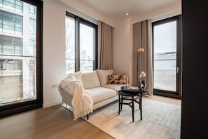 Apartment (0 Bedroom) | Living area | Smart TV