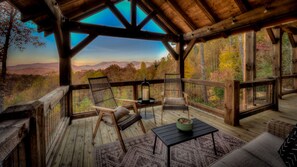 Maison, 3 chambres, vue montagne | Balcon