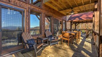 House, 3 Bedrooms, Mountain View | Balcony