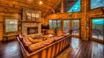House, 3 Bedrooms, Mountain View | Living room