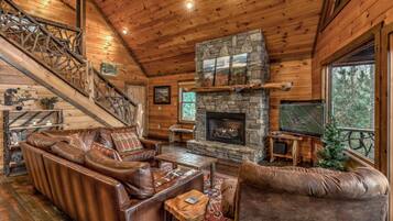 House, 3 Bedrooms, Mountain View | Living room