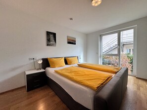 2 habitaciones, escritorio, wifi gratis y ropa de cama 