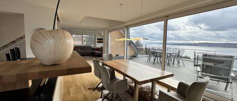 تناول الطعام