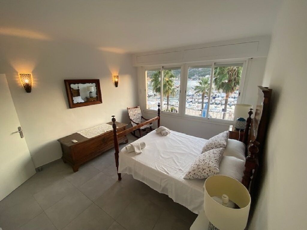 3 bedrooms, iron/ironing board, travel crib, free WiFi