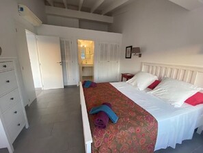 3 bedrooms, iron/ironing board, travel crib, free WiFi