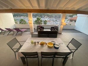 Outdoor dining - Spacious apartment with large terrace and summer kitchen (Port de Sóller)