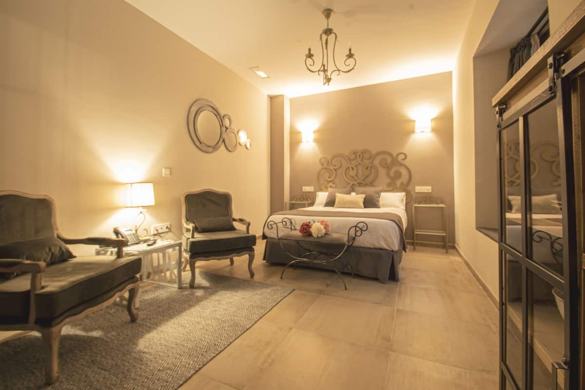 Classic Loft | 1 bedroom, premium bedding, down comforters, memory foam beds