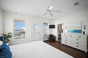 5 habitaciones, tabla de planchar con plancha, wifi y ropa de cama