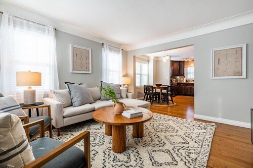 Bright, Beautiful & Cozy 4BR/2BA Plymouth Getaway!