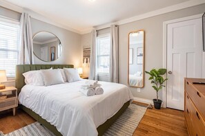 4 bedrooms, desk, iron/ironing board, WiFi