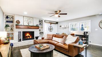 Smart-TV, Kamin, DVD-Player, Tischfußball