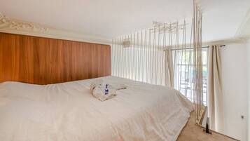 1 bedroom, iron/ironing board, travel cot, WiFi