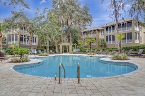 Pool - Renovated villa w/ lush nature views & screened porch only steps to the beach (Hilton Head Island)