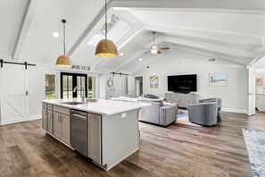 Smart TV, offices, computer monitors