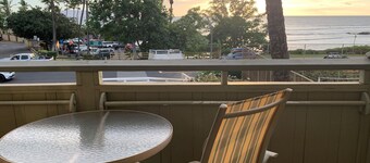 Shores of Maui #223 Great Ocean View! Near Cove Beach a Fun place to Surf!