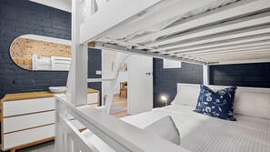 2 sovrum, strykjärn/strykbräda, wi-fi och sängkläder