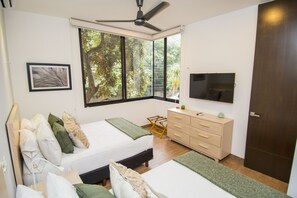 2 bedrooms, in-room safe, desk, iron/ironing board