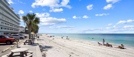Accommodatie ligt op het strand