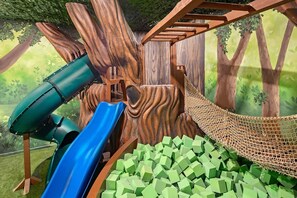 Children’s area - Glam Villa w Treehouse RM, Bowling, Castle & Space Theme BRs, Arcade, Near Parks (Davenport)