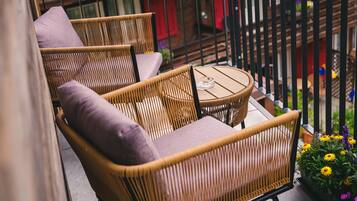 Hypo-allergenic bedding, in-room safe, soundproofing, free WiFi