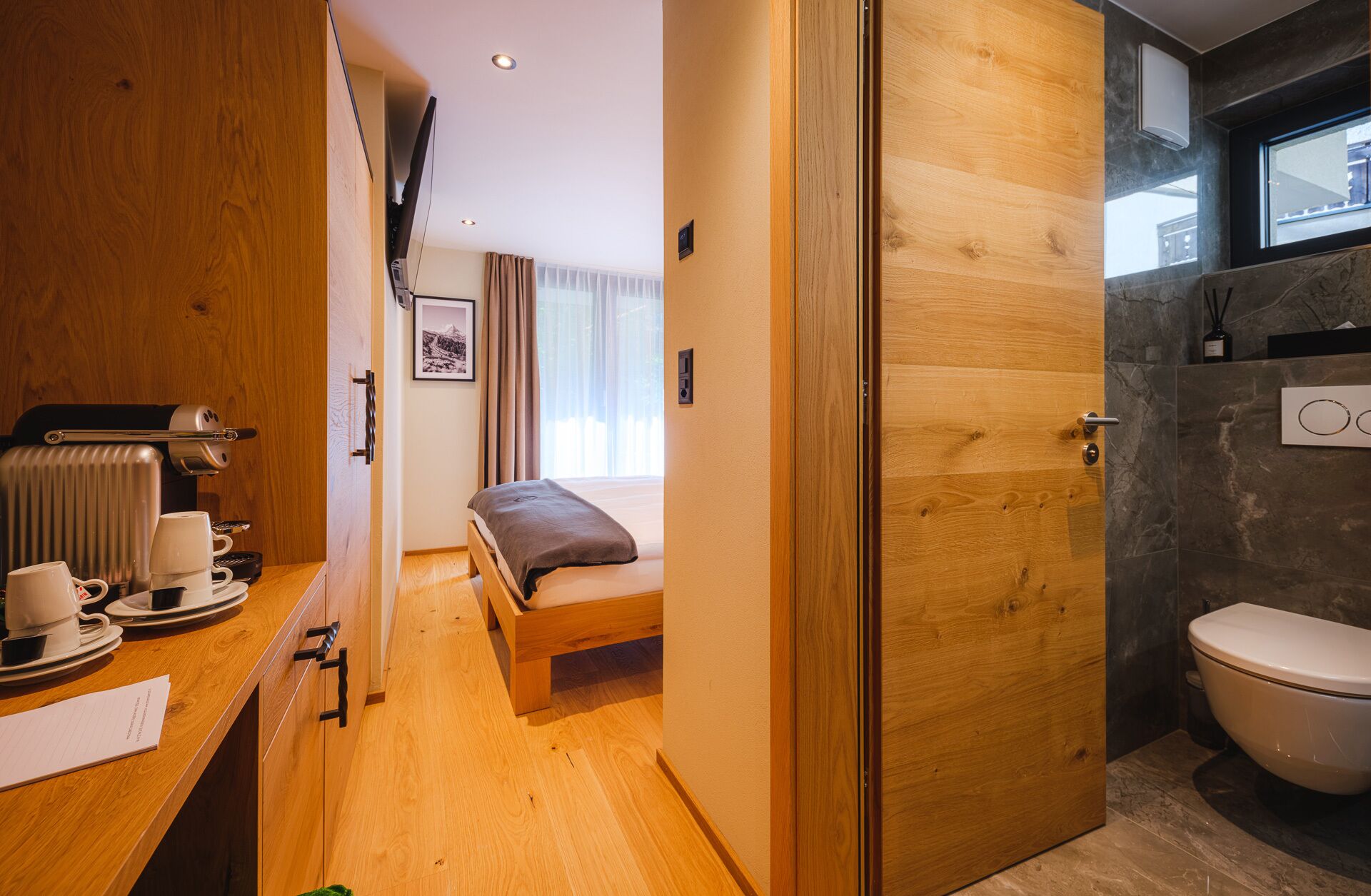 family room | hypo-allergenic bedding, in-room safe, soundproofing, free wifi