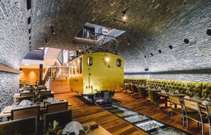 Breakfast, lunch, dinner served; Italian cuisine - Hotel Tannenhof (Zermatt)