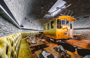 Breakfast, lunch and dinner served - Hotel Tannenhof (Zermatt)