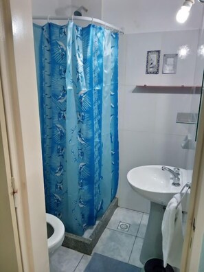 Triple Room | Bathroom | Shower, towels, toilet paper