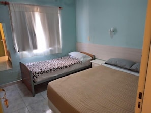 Triple Room | Free WiFi, bed sheets
