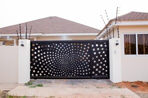 Enceinte de lâhĂ©bergement