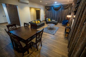 Interior - Quiet suburban getaway (Tema)