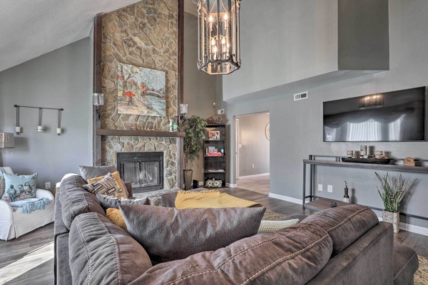 North Charleston Vacation Rental | 4BR | 2BA | 2 Small Steps for Entry