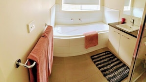 Unclassified image, 3 of 4, button - 2Bedroom House Truganina Not available (Berwick)