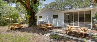 Charming Mid-Century House - Just Steps to Lake!