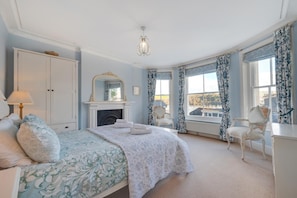 2 bedrooms, iron/ironing board, travel crib, free WiFi
