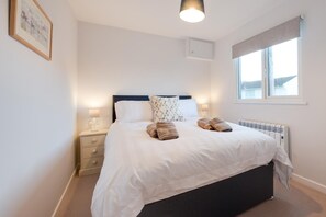 2 chambres, fer et planche à repasser, Wi-Fi gratuit, draps fournis